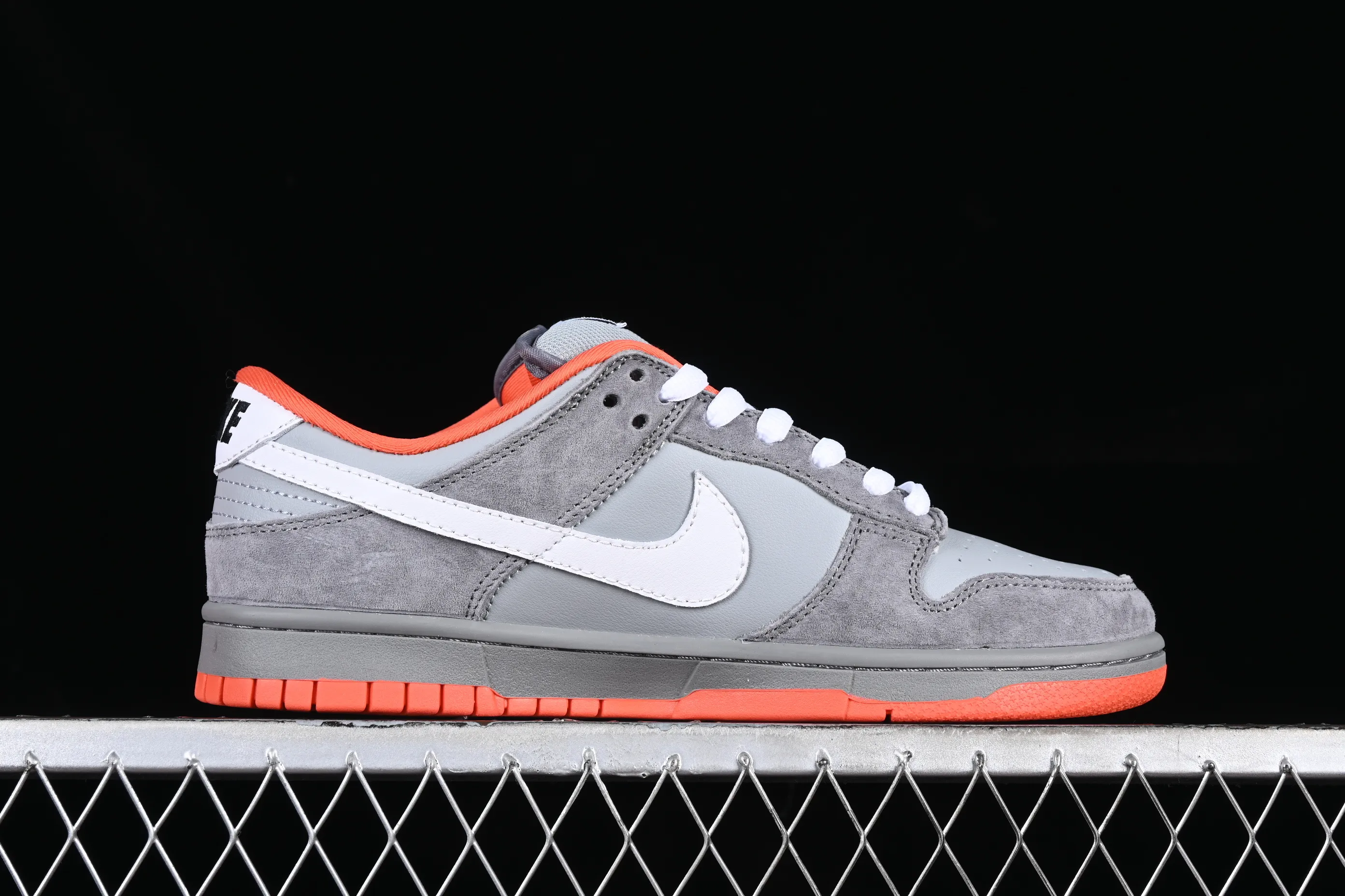 All Categories Nk SB Dunk Series Nk SB Dunk Low Low-top Sneakers Nk Dunk Sb New York Gray Peace Dove New York City Limited SB Low-top Casual Sneakers 304292-011